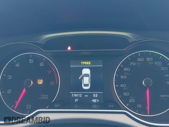 ✅ 2016 Audi A4 Premium Plus • VIN: WAUFFAFL7GN016870 • Lot: 43213438. Listed on IAAI with 114,112 mi. Free auction sales archive from the USA and detailed vehicle history report at DreamBid. Image 7.