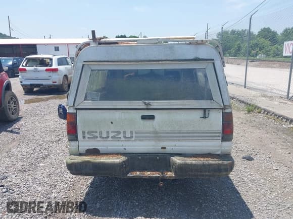 ✅ 1992 Isuzu Pickup S • VIN: 4S1CL11L3N4207154 • Lot: 42470949. Wystawiony na IAAI z przebiegiem 309 488 mil. Bezpłatny archiwum sprzedaży aukcyjnych z USA i szczegółowy raport historii pojazdu na DreamBid. Zdjęcie 16.