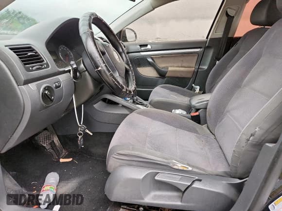 ✅ 2007 Volkswagen Jetta 2.5 • VIN: 3VWPF71KX7M106966 • Lot: 64687535. Wystawiony na Copart z przebiegiem Nie podano. Bezpłatny archiwum sprzedaży aukcyjnych z USA i szczegółowy raport historii pojazdu na DreamBid. Zdjęcie 7.