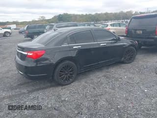 ✅ 2011 Chrysler 200 Limited • VIN: 1C3BC2FG1BN516443 • Лот: 43429218. Опубликован ранее на IAAI с пробегом 198 128 миль. Бесплатный доступ к архиву аукционных продаж из США и подробный отчёт об истории автомобиля на DreamBid. Изображение 4.