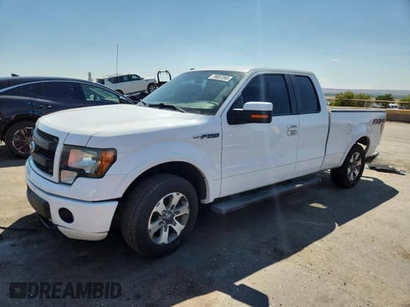 ✅ 2014 Ford F-150 XL • VIN: 1FTFX1CFXEKG32978 • Lot: 70057265. Listed on Copart with 73,435 mi. Free auction sales archive from the USA and detailed vehicle history report at DreamBid. Image 1.