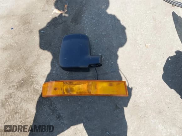 ✅ 2022 Chevrolet Express Cargo • VIN: 1GCWGAFPXN1269561 • Lot: 40347840. Wystawiony na IAAI z przebiegiem 43 743 mil. Bezpłatny archiwum sprzedaży aukcyjnych z USA i szczegółowy raport historii pojazdu na DreamBid. Zdjęcie 12.