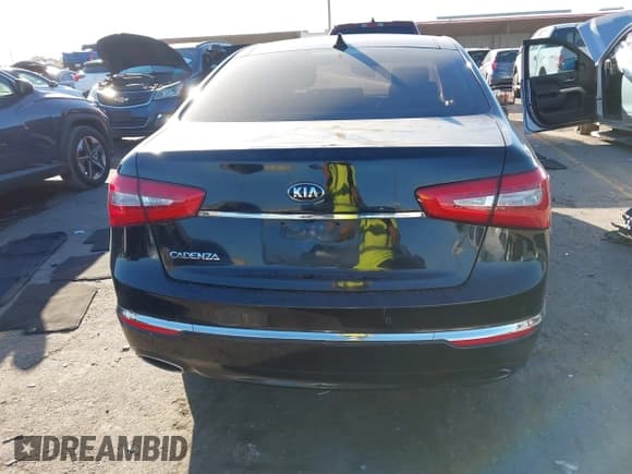 ✅ 2016 Kia Cadenza Premium • VIN: KNALN4D78G5212619 • Lot: 43642729. Wystawiony na IAAI z przebiegiem 61 882 mil. Bezpłatny archiwum sprzedaży aukcyjnych z USA i szczegółowy raport historii pojazdu na DreamBid. Zdjęcie 16.
