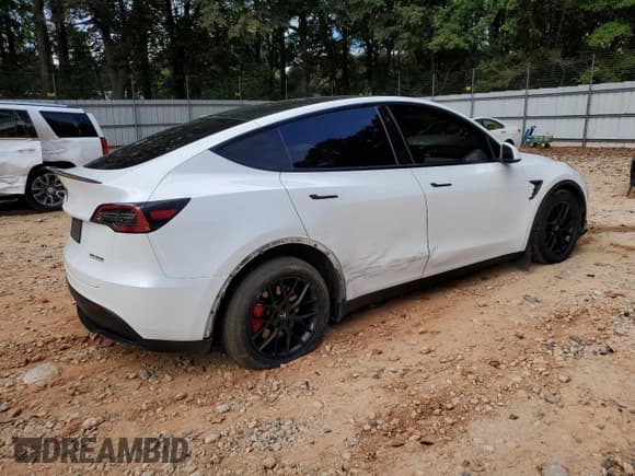 ✅ 2021 Tesla Model Y Performance • VIN: 5YJYGDEF3MF246650 • Lot: 81939935. Wystawiony na Copart z przebiegiem 62 175 mil. Bezpłatny archiwum sprzedaży aukcyjnych z USA i szczegółowy raport historii pojazdu na DreamBid. Zdjęcie 3.
