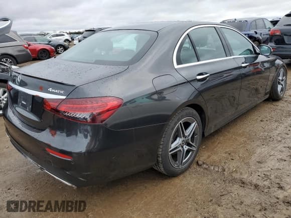 ✅ 2022 Mercedes-Benz E 350 • VIN: W1KZF8EB3NB064923 • Lot: 81401684. Listed on Copart with 41,695 mi. Free auction sales archive from the USA and detailed vehicle history report at DreamBid. Image 3.