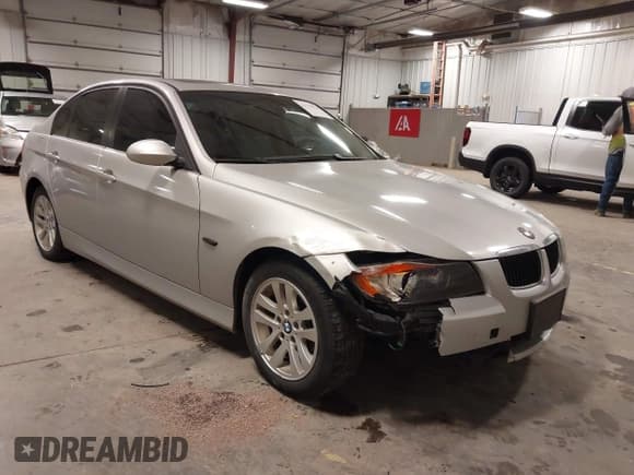 ✅ 2007 BMW 3 Series 328xi • VIN: WBAVC93507KX60398 • Lot: 43712526. Listed on IAAI with 190,473 mi. Free auction sales archive from the USA and detailed vehicle history report at DreamBid. Image 1.