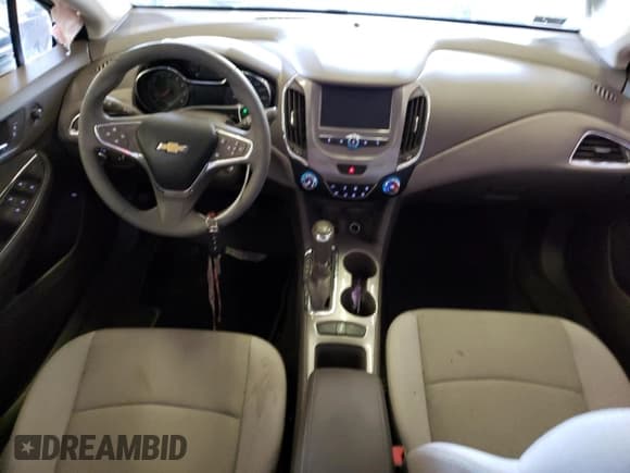 ✅ 2017 Chevrolet Cruze LT • VIN: 1G1BE5SM2H7201496 • Lot: 55432303. Listed on Copart with 30,194 mi. Free auction sales archive from the USA and detailed vehicle history report at DreamBid. Image 8.