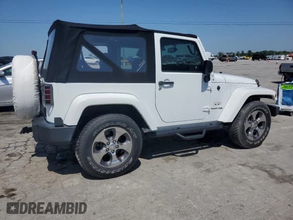 ✅ 2018 Jeep Wrangler Sahara • VIN: 1C4AJWBG5JL811081 • Lot: 54382845. Listed on Copart with 21,489 mi. Free auction sales archive from the USA and detailed vehicle history report at DreamBid. Image 3.