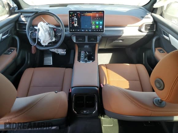 ✅ 2024 VinFast VF 8 Plus • VIN: RLLV1AFA7RH004592 • Lot: 73484704. Wystawiony na Copart z przebiegiem 3 158 mil. Bezpłatny archiwum sprzedaży aukcyjnych z USA i szczegółowy raport historii pojazdu na DreamBid. Zdjęcie 8.