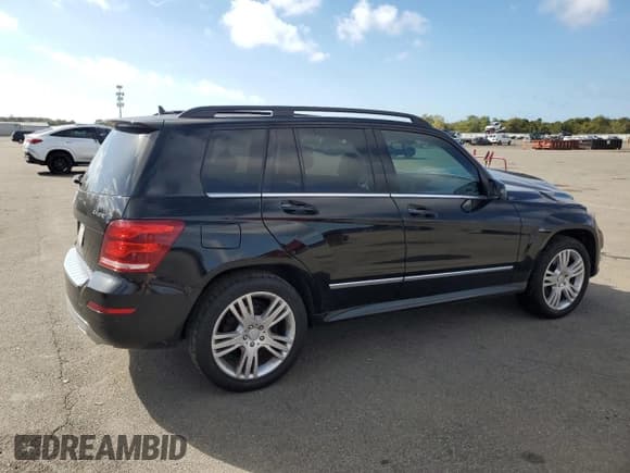 ✅ 2015 Mercedes-Benz GLK 350 • VIN: WDCGG8JB2FG363497 • Лот: 82220315. Опубликован ранее на Copart с пробегом 155 822 миль. Бесплатный доступ к архиву аукционных продаж из США и подробный отчёт об истории автомобиля на DreamBid. Изображение 3.