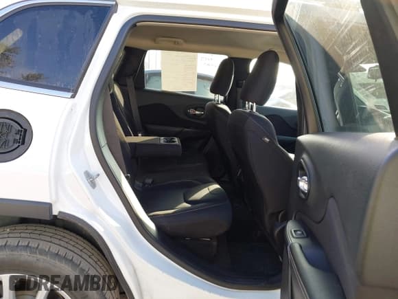 ✅ 2015 Jeep Cherokee Latitude • VIN: 1C4PJLCS1FW670107 • Лот: 43623005. Опубликован ранее на IAAI с пробегом 131 272 миль. Бесплатный доступ к архиву аукционных продаж из США и подробный отчёт об истории автомобиля на DreamBid. Изображение 8.