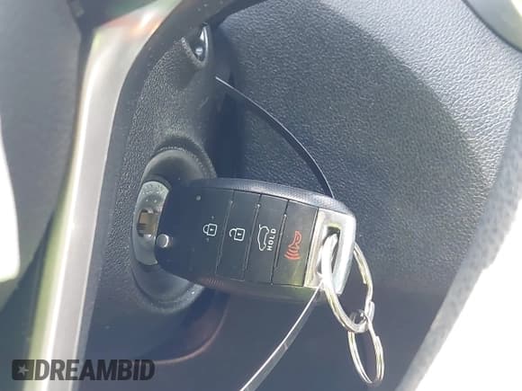 ✅ 2018 Kia Sorento LX • VIN: 5XYPG4A35JG407964 • Лот: 43097522. Опубликован ранее на IAAI с пробегом 106 772 миль. Бесплатный доступ к архиву аукционных продаж из США и подробный отчёт об истории автомобиля на DreamBid. Изображение 11.