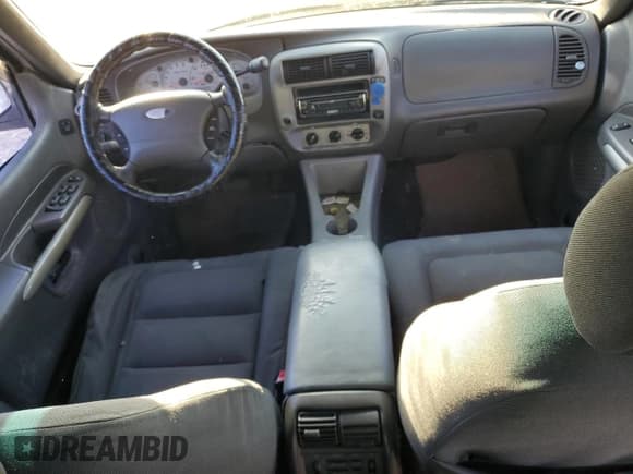 ✅ 2002 Ford Explorer Sport Trac Value • VIN: 1FMZU67E22UC52758 • Лот: 86810015. Опубликован ранее на Copart с пробегом 177 868 миль. Бесплатный доступ к архиву аукционных продаж из США и подробный отчёт об истории автомобиля на DreamBid. Изображение 8.