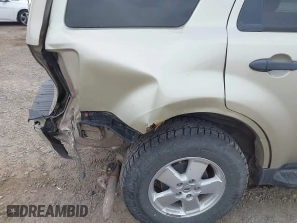 ✅ 2012 Ford Escape XLT • VIN: 1FMCU9DG5CKC09753 • Lot: 43491859. Listed on IAAI with 154,487 mi. Free auction sales archive from the USA and detailed vehicle history report at DreamBid. Image 12.