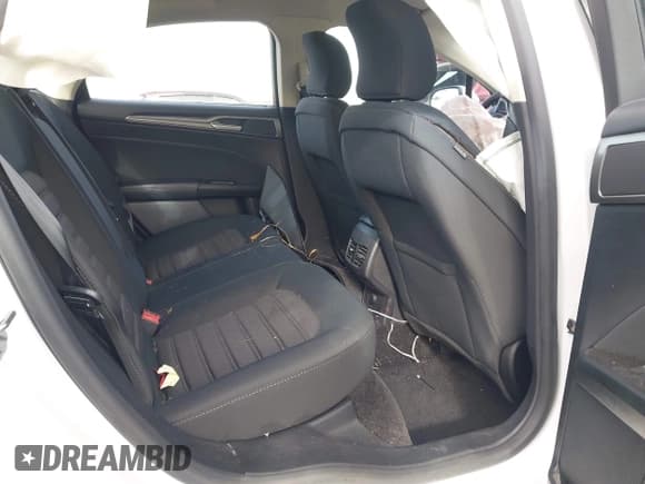 ✅ 2017 Ford Fusion SE • VIN: 3FA6P0H74HR415234 • Lot: 43661741. Wystawiony na IAAI z przebiegiem Nie podano. Bezpłatny archiwum sprzedaży aukcyjnych z USA i szczegółowy raport historii pojazdu na DreamBid. Zdjęcie 8.