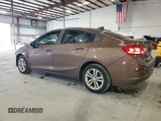 ✅ 2019 Chevrolet Cruze LS • VIN: 1G1BC5SM8K7113047 • Lot: 86178295. Wystawiony na Copart z przebiegiem 112 030 mil. Bezpłatny archiwum sprzedaży aukcyjnych z USA i szczegółowy raport historii pojazdu na DreamBid. Zdjęcie 2.