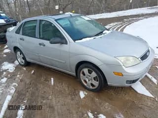 ✅ 2007 Ford Focus S • VIN: 1FAHP34N07W201254 • Lot: 43920540. Listed on IAAI with 136,000 mi. Free auction sales archive from the USA and detailed vehicle history report at DreamBid. Image 1.
