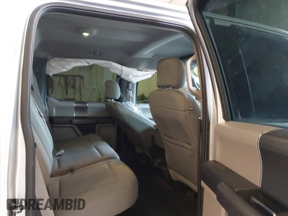 ✅ 2015 Ford F-150 XLT • VIN: 1FTEW1EF9FFC29015 • Lot: 42044780. Wystawiony na IAAI z przebiegiem 89 482 mil. Bezpłatny archiwum sprzedaży aukcyjnych z USA i szczegółowy raport historii pojazdu na DreamBid. Zdjęcie 8.