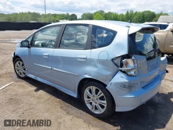 ✅ 2010 Honda Fit Sport • VIN: JHMGE8H4XAC010930 • Лот: 42338784. Опубликован ранее на IAAI с пробегом 169 979 миль. Бесплатный доступ к архиву аукционных продаж из США и подробный отчёт об истории автомобиля на DreamBid. Изображение 3.