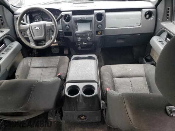 ✅ 2014 Ford F-150 XL • VIN: 1FTFW1EF0EKF00795 • Lot: 84264015. Wystawiony na Copart z przebiegiem Nie podano. Bezpłatny archiwum sprzedaży aukcyjnych z USA i szczegółowy raport historii pojazdu na DreamBid. Zdjęcie 8.