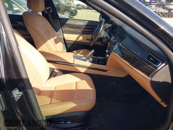 ✅ 2012 BMW 7 Series 740i • VIN: WBAKA4C51CC613636 • Lot: 41908801. Listed on IAAI with 127,725 mi. Free auction sales archive from the USA and detailed vehicle history report at DreamBid. Image 5.