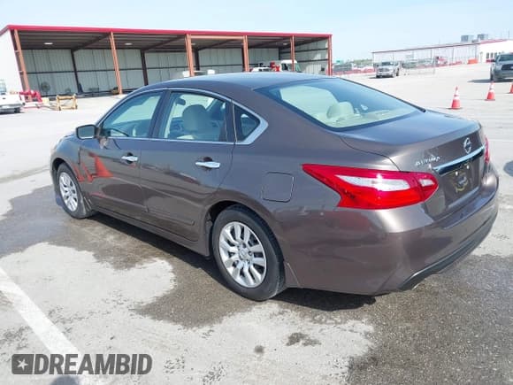 ✅ 2016 Nissan Altima S • VIN: 1N4AL3AP5GC114339 • Лот: 42080148. Опубликован ранее на IAAI с пробегом 141 247 миль. Бесплатный доступ к архиву аукционных продаж из США и подробный отчёт об истории автомобиля на DreamBid. Изображение 3.