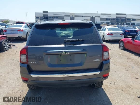 ✅ 2017 Jeep Compass High Altitude • VIN: 1C4NJDEB5HD100524 • Lot: 43181424. Wystawiony na IAAI z przebiegiem 100 943 mil. Bezpłatny archiwum sprzedaży aukcyjnych z USA i szczegółowy raport historii pojazdu na DreamBid. Zdjęcie 15.