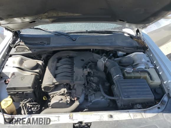 ✅ 2010 Dodge Challenger SE • VIN: 2B3CJ4DV9AH249533 • Lot: 45888984. Wystawiony na Copart z przebiegiem 165 796 mil. Bezpłatny archiwum sprzedaży aukcyjnych z USA i szczegółowy raport historii pojazdu na DreamBid. Zdjęcie 11.