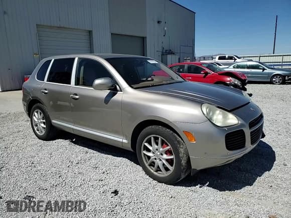 ✅ 2004 Porsche Cayenne Turbo • VIN: WP1AC29P14LA90088 • Lot: 67397604. Wystawiony na Copart z przebiegiem 193 324 mil. Bezpłatny archiwum sprzedaży aukcyjnych z USA i szczegółowy raport historii pojazdu na DreamBid. Zdjęcie 11.