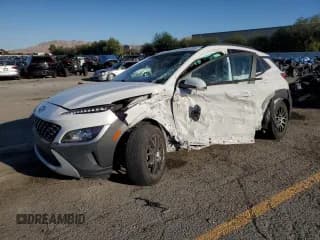 ✅ 2022 Hyundai Kona SEL • VIN: KM8K3CAB2NU916286 • Лот: 83831325. Опубликован ранее на Copart с пробегом Не указан. Бесплатный доступ к архиву аукционных продаж из США и подробный отчёт об истории автомобиля на DreamBid. Изображение 1.