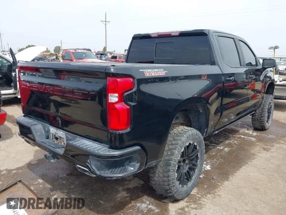 ✅ 2019 Chevrolet Silverado 1500 LT Trail Boss • VIN: 3GCPYFED4KG297004 • Lot: 42984504. Wystawiony na IAAI z przebiegiem 136 915 mil. Bezpłatny archiwum sprzedaży aukcyjnych z USA i szczegółowy raport historii pojazdu na DreamBid. Zdjęcie 4.
