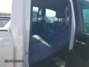 ✅ 2022 Chevrolet Silverado 2500HD Work Truck • VIN: 1GC2YLEY9NF233770 • Lot: 40905415. Wystawiony na IAAI z przebiegiem 145 387 mil. Bezpłatny archiwum sprzedaży aukcyjnych z USA i szczegółowy raport historii pojazdu na DreamBid. Zdjęcie 8.