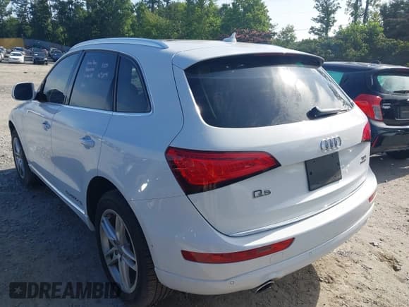 ✅ 2015 Audi Q5 Prestige • VIN: WA1VMAFP7FA101084 • Lot: 42512810. Listed on IAAI with 140,000 mi. Free auction sales archive from the USA and detailed vehicle history report at DreamBid. Image 3.