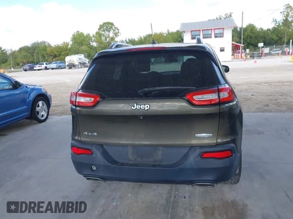 ✅ 2015 Jeep Cherokee Latitude • VIN: 1C4PJMCS8FW559172 • Lot: 43681804. Listed on IAAI with 35,998 mi. Free auction sales archive from the USA and detailed vehicle history report at DreamBid. Image 17.