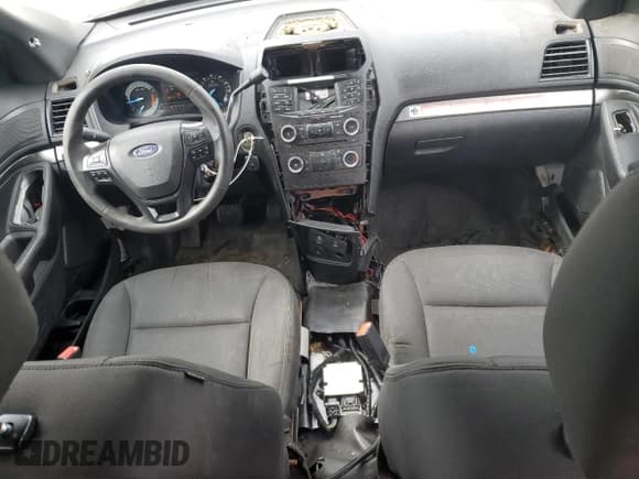 ✅ 2018 Ford Police Interceptor Utility • VIN: 1FM5K8AR6JGA37103 • Лот: 47855325. Опубликован ранее на Copart с пробегом 101 170 миль. Бесплатный доступ к архиву аукционных продаж из США и подробный отчёт об истории автомобиля на DreamBid. Изображение 8.