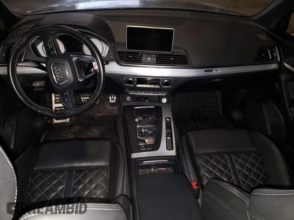 ✅ 2018 Audi SQ5 Premium Plus • VIN: WA1A4AFY8J2009301 • Лот: 37972503. Опубликован ранее на Copart с пробегом 171 418 миль. Бесплатный доступ к архиву аукционных продаж из США и подробный отчёт об истории автомобиля на DreamBid. Изображение 8.