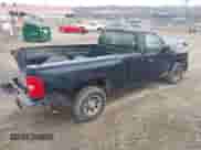 2008 Chevrolet Silverado 1500 Work Truck z VIN 1GCEC14XX8Z137559, wystawiony jako IAAI lot #41908762 z przebiegiem 114 357 mil mil oraz . Historia ofert i sprzedaży dostępna na DreamBid. Obrazek 4.