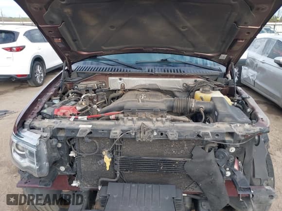 ✅ 2015 Lincoln Navigator • VIN: 5LMJJ2JT4FEJ12021 • Lot: 41880471. Wystawiony na IAAI z przebiegiem 104 979 mil. Bezpłatny archiwum sprzedaży aukcyjnych z USA i szczegółowy raport historii pojazdu na DreamBid. Zdjęcie 10.