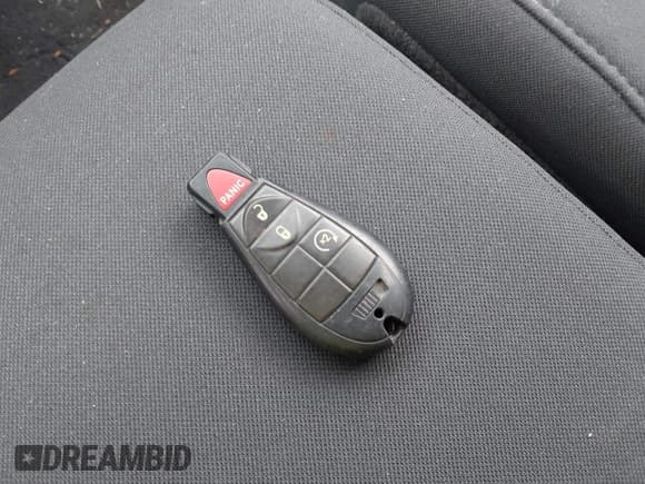 ✅ 2010 Dodge 1500 ST • VIN: 1D7RV1GTXAS104098 • Lot: 43042375. Wystawiony na IAAI z przebiegiem 107 091 mil. Bezpłatny archiwum sprzedaży aukcyjnych z USA i szczegółowy raport historii pojazdu na DreamBid. Zdjęcie 11.