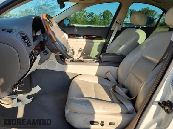 ✅ 2002 Lincoln LS w/Base Pkg • VIN: 1LNHM87A22Y714166 • Lot: 71815355. Wystawiony na Copart z przebiegiem Nie podano. Bezpłatny archiwum sprzedaży aukcyjnych z USA i szczegółowy raport historii pojazdu na DreamBid. Zdjęcie 7.