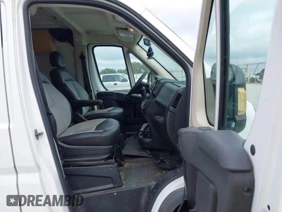 ✅ 2016 Ram ProMaster Cargo • VIN: 3C6TRVAG3GE113543 • Lot: 43030235. Wystawiony na IAAI z przebiegiem 242 530 mil. Bezpłatny archiwum sprzedaży aukcyjnych z USA i szczegółowy raport historii pojazdu na DreamBid. Zdjęcie 5.