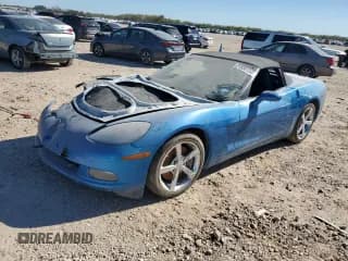 ✅ 2008 Chevrolet Corvette • VIN: 1G1YY36W585133448 • Lot: 81936124. Wystawiony na Copart z przebiegiem 42 985 mil. Bezpłatny archiwum sprzedaży aukcyjnych z USA i szczegółowy raport historii pojazdu na DreamBid. Zdjęcie 1.