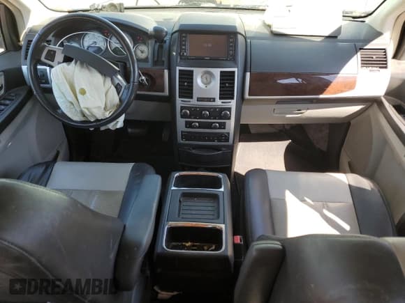 ✅ 2010 Chrysler Town & Country Touring Plus • VIN: 2A4RR8D17AR320626 • Lot: 80839975. Wystawiony na Copart z przebiegiem 133 618 mil. Bezpłatny archiwum sprzedaży aukcyjnych z USA i szczegółowy raport historii pojazdu na DreamBid. Zdjęcie 8.