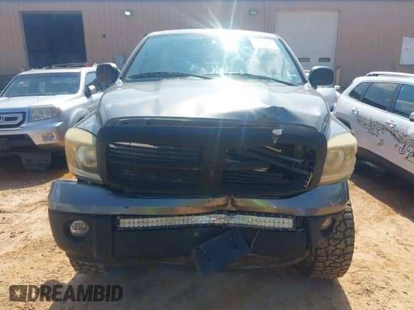 2008 Dodge 1500 SLT with VIN 3D7KS19D38G132407, listed as a IAAI auction lot 42446181 with 181,997 mi miles and . Bid and sale history available at DreamBid. Image 12.