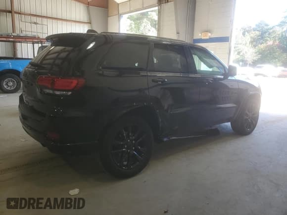 ✅ 2018 Jeep Grand Cherokee Altitude • VIN: 1C4RJFAG3JC211793 • Lot: 89444495. Wystawiony na Copart z przebiegiem 75 473 mil. Bezpłatny archiwum sprzedaży aukcyjnych z USA i szczegółowy raport historii pojazdu na DreamBid. Zdjęcie 3.