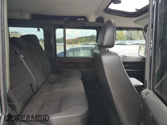 ✅ 1997 Land Rover Defender • VIN: SALLDHM67VA116331 • Lot: 71171185. Wystawiony na Copart z przebiegiem 90 402 mil. Bezpłatny archiwum sprzedaży aukcyjnych z USA i szczegółowy raport historii pojazdu na DreamBid. Zdjęcie 11.