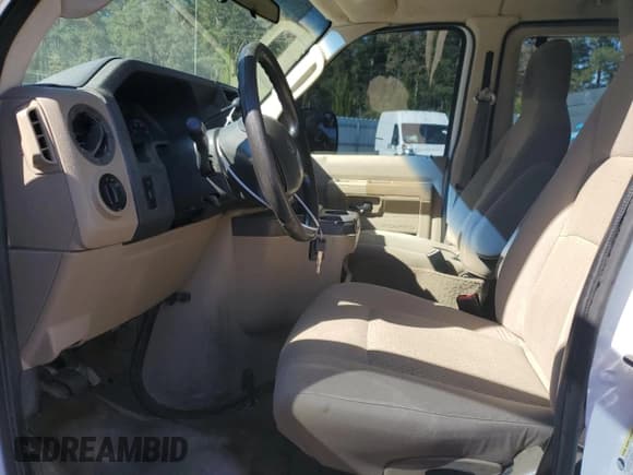 ✅ 2010 Ford Econoline Passenger XL • VIN: 1FBNE3BL4ADA03238 • Лот: 90853835. Опубликован ранее на Copart с пробегом 133 638 миль. Бесплатный доступ к архиву аукционных продаж из США и подробный отчёт об истории автомобиля на DreamBid. Изображение 7.
