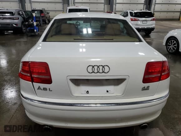 ✅ 2008 Audi A8 4.2L • VIN: WAUMV94EX8N013623 • Лот: 51301445. Опубликован ранее на Copart с пробегом 116 713 миль. Бесплатный доступ к архиву аукционных продаж из США и подробный отчёт об истории автомобиля на DreamBid. Изображение 6.