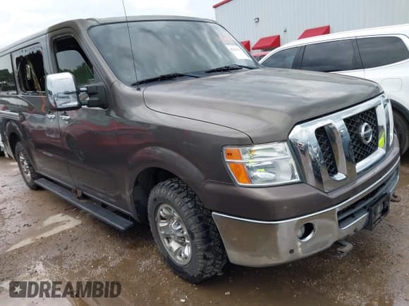 ✅ 2014 Nissan NV SL • VIN: 5BZAF0AA1EN160862 • Lot: 42485591. Wystawiony na IAAI z przebiegiem 118 611 mil. Bezpłatny archiwum sprzedaży aukcyjnych z USA i szczegółowy raport historii pojazdu na DreamBid. Zdjęcie 1.