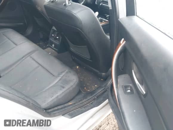 2014 BMW 3 Series 328d с VIN WBA3D3C58EK156452, выставлен на аукционе IAAI как лот 43559827 с пробегом 169 412 миль миль и . История ставок и продаж доступна на DreamBid. Изображение 8.